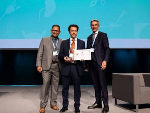 Filippo Fagnani di Quanta System riceve il Premio EAU per il suo contributo significativo all'endourologia nel corso di ICE 2026
