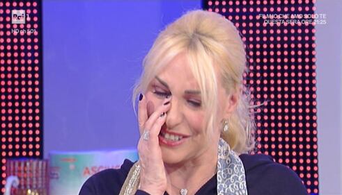 Frizzi riappare in tv e fa commuovere la Clerici 4
