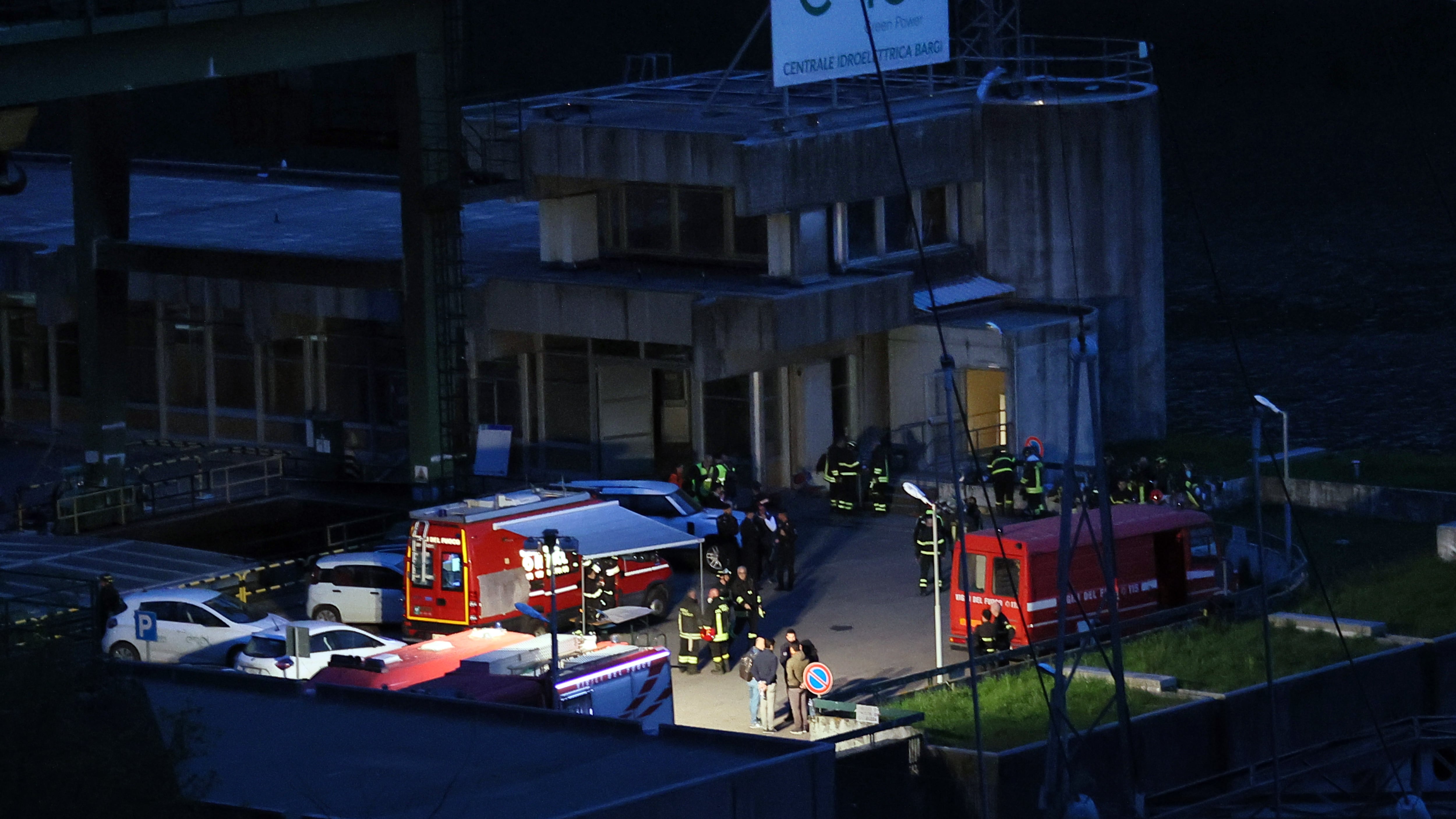 Esplosione nella centrale di Suviana: 3 morti. Corsa contro il tempo per salvare 4 dispersi: "Cercheremo tutta la notte"