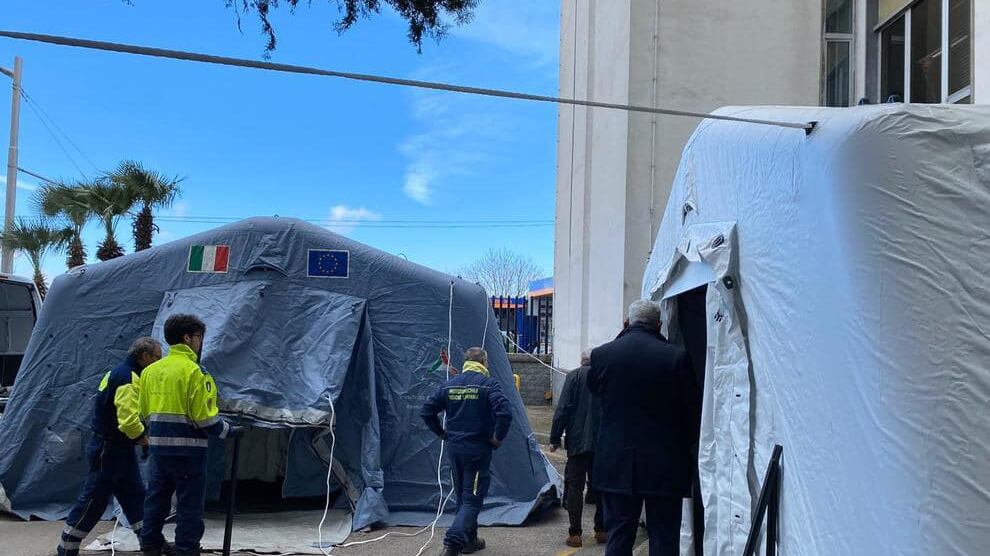 Napoli, aggressione a guardie giurate e infermieri: paura al Cardarelli