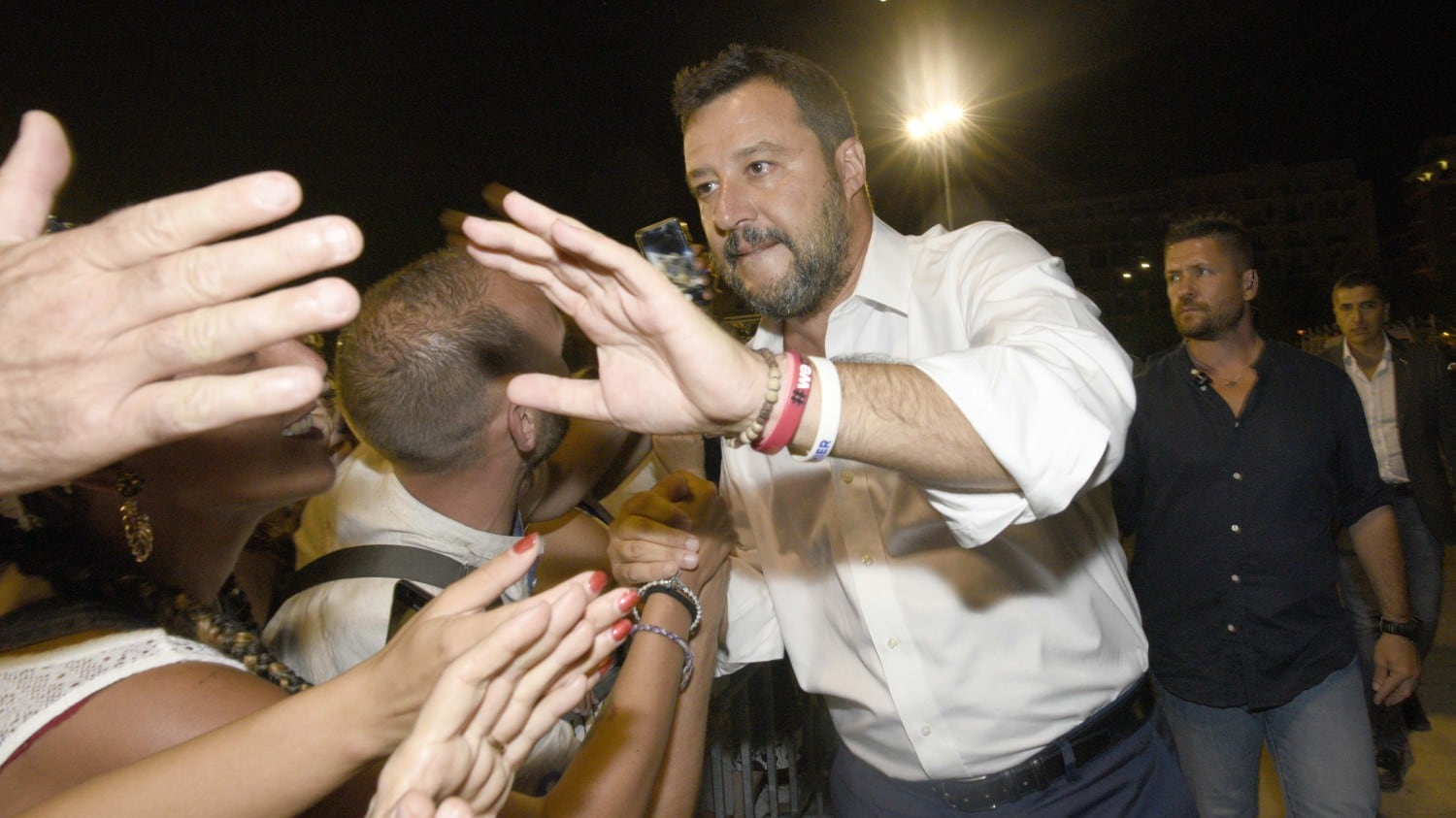 Salvini non ha tempo: "Subito la sfiducia"