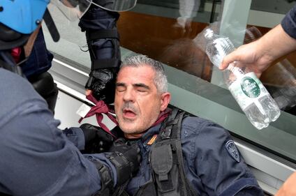 Scontri al Brennero tra black bloc e polizia 5