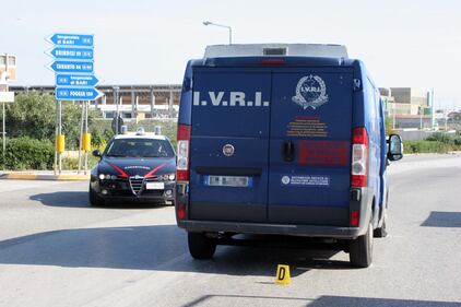 Mitragliette e molotov, l'assalto al portavalori 20