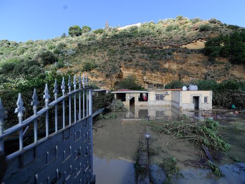 Palermo, il pm: "Case troppo vicine al fiume" I superstiti: "Nessun avviso"