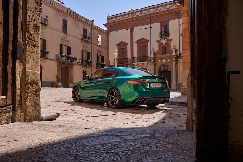 Nuova Alfa Romeo Giulia Quadrifoglio 2023: guarda la gallery della super berlina italiana 12