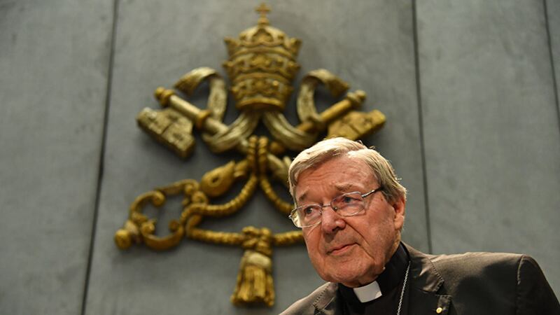 Pedofilia, il cardinale Pell "in serio pericolo di vita": resta in isolamento