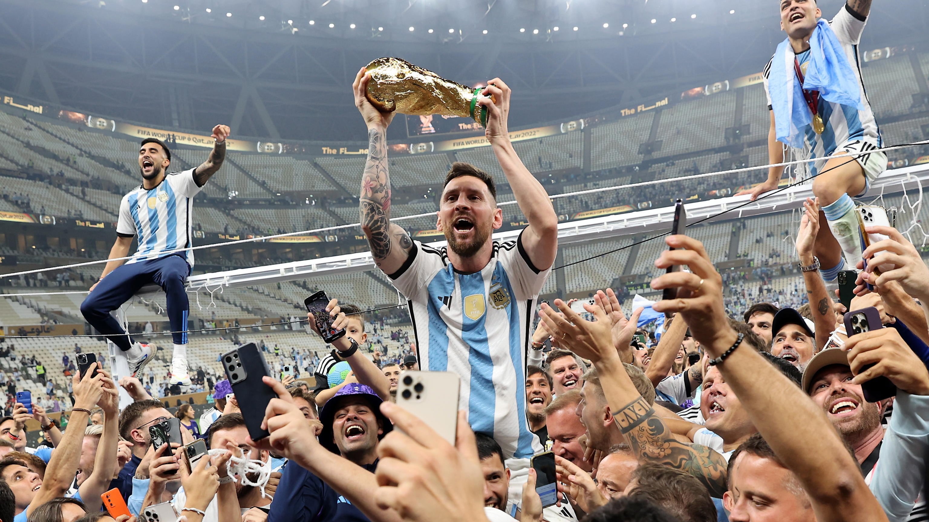 Festino hot dopo la sconfitta con l'Uruguay: bufera sulla nazionale di calcio dell'Argentina