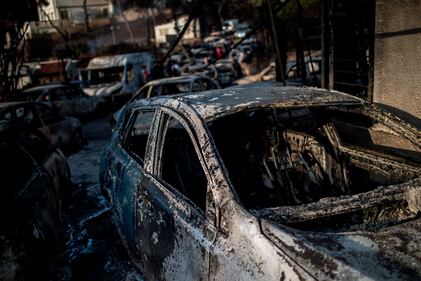 Mati, auto e case incenerite 3