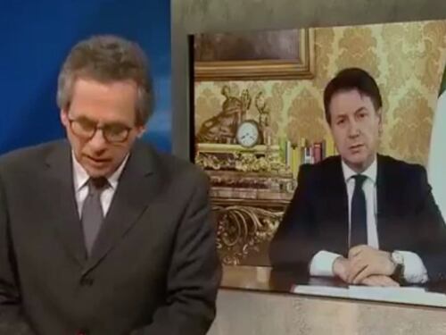"Merkel le ha detto così...?" Conte va in tilt in tv sul Mes