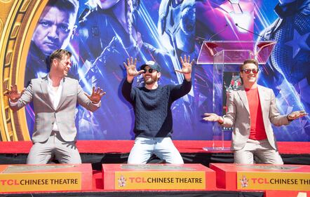 Il cast di Avengers: Endgamne a Hollywood per la cerimonia al Chinese Theatre 10