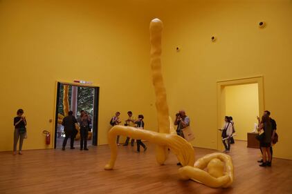 Alla Biennale di Venezia, fra arti-star e idee etno-chic 3