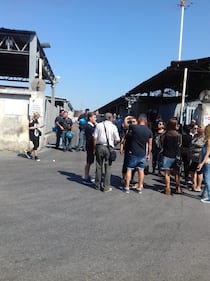 Napoli, miasmi dal sito di stoccaggio dei rifiuti: il presidio dei residenti 4