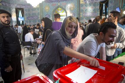 L'Iran al voto per scegliere il prossimo presidente 3