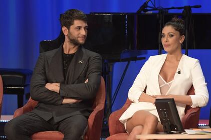 Belen Rodriguez sexy al Maurizio Costanzo Show 1