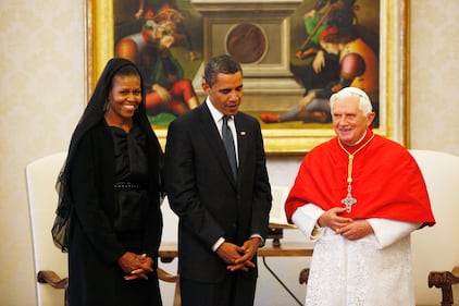 Benedetto XVI riceve Barack e Michelle Obama nel 2009