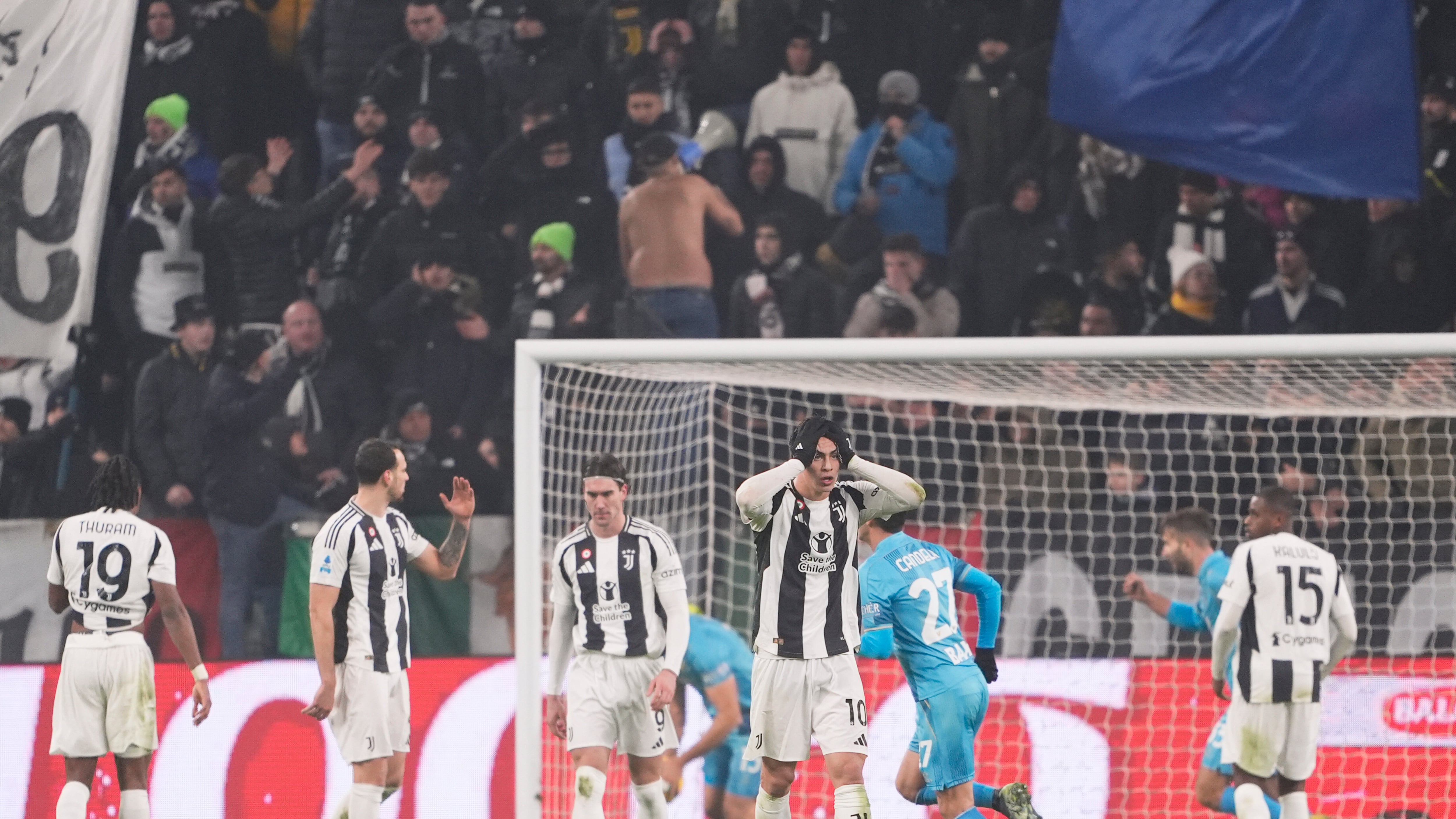 Fischi alla Juve in vera crisi. Pareggio anche contro l'ultima