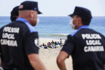 Ebola, 21 migranti isolati per ore alle Canarie 9
