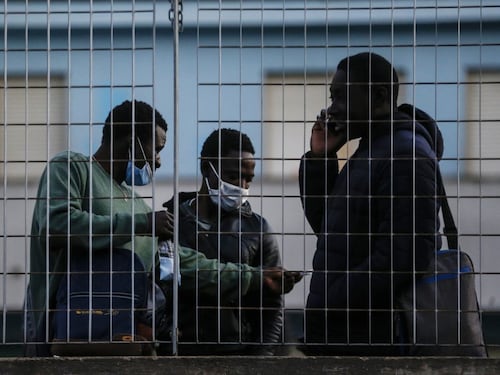 Salvini: "Basta clandestini che rompono le palle"