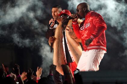 I Maroon 5 cantano al Super Bowl: le foto dal live concert  9