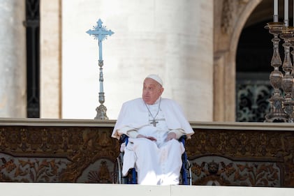 Papa Francesco torna tra i fedeli in piazza San Pietro 6