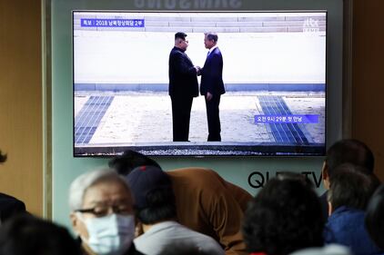 Vertice Kim-Moon, le due Coree sfilano insieme 5