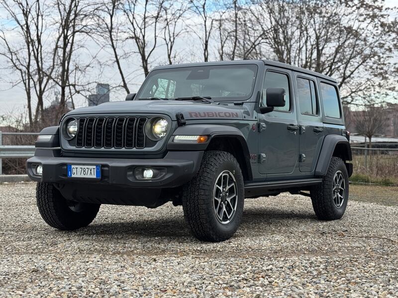 Jeep Wrangler Rubicon 2025: la gallery del 2.0 turbo benzina 5