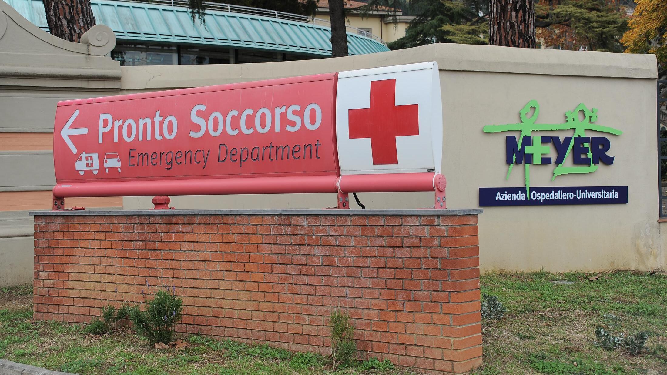 Firenze, benzina contro pidocchi, grave una 12enne: madre indagata