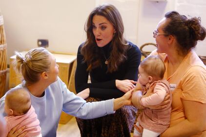 Kate Middleton tra i bambini, foto 5