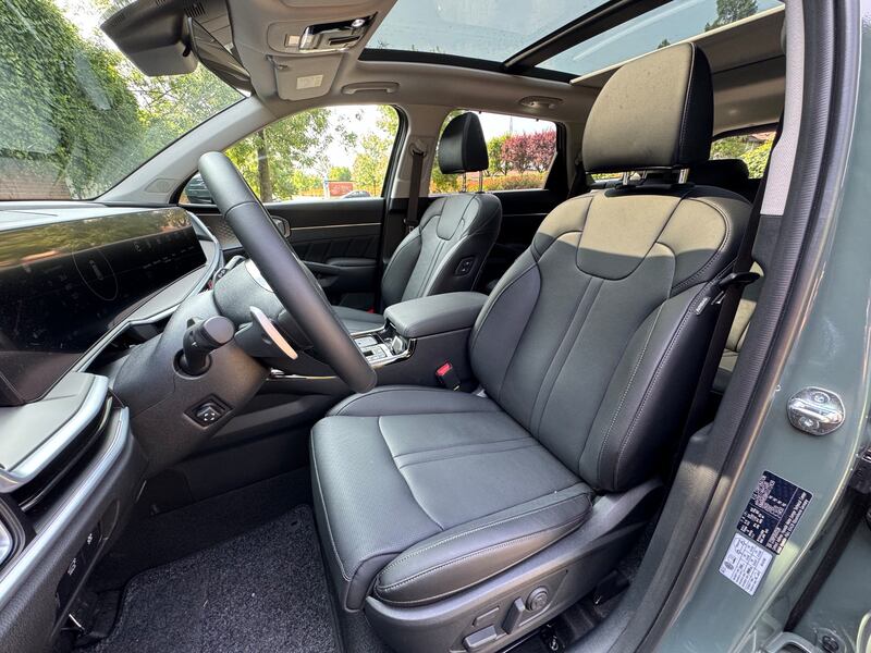 Kia Sorento 2024: guarda la gallery del rinnovato SUV da famiglia, anche Diesel 18