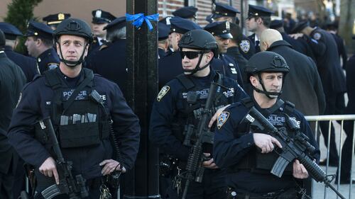 New York, l'addio ai due poliziotti uccisi 11