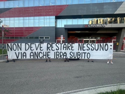 Zlatan fa il nuovo Milan. Ma i tifosi lo contestano