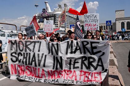 Manifestazione degli antagonisti a Napoli