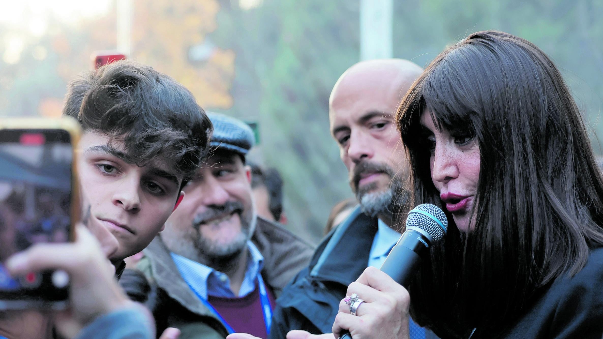 Protesta contro il semestre "filtro" ma poi passa l'esame