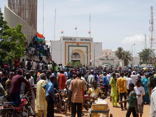 "Un volo speciale per gli italiani in Niger": la mossa del governo