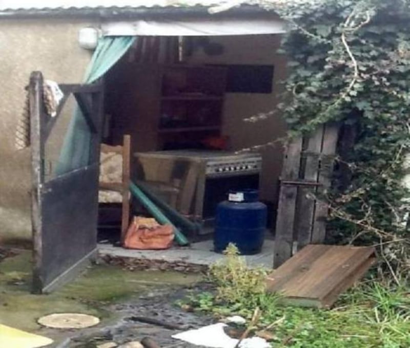 L'alloggio distrutto dalla famiglia di occupanti abusivi 1