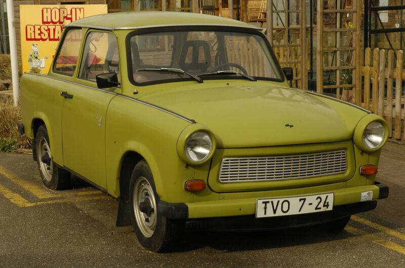 La Trabant in una discutibile variante di colore