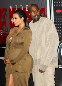 Kim Kardashian: pancione sul tappeto rosso per gli MTV VMA 2015 12