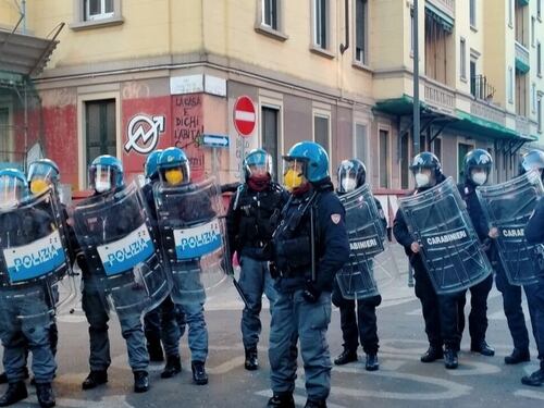 Mitragliatori, spari e rapine. Non è il Far West ma quasi