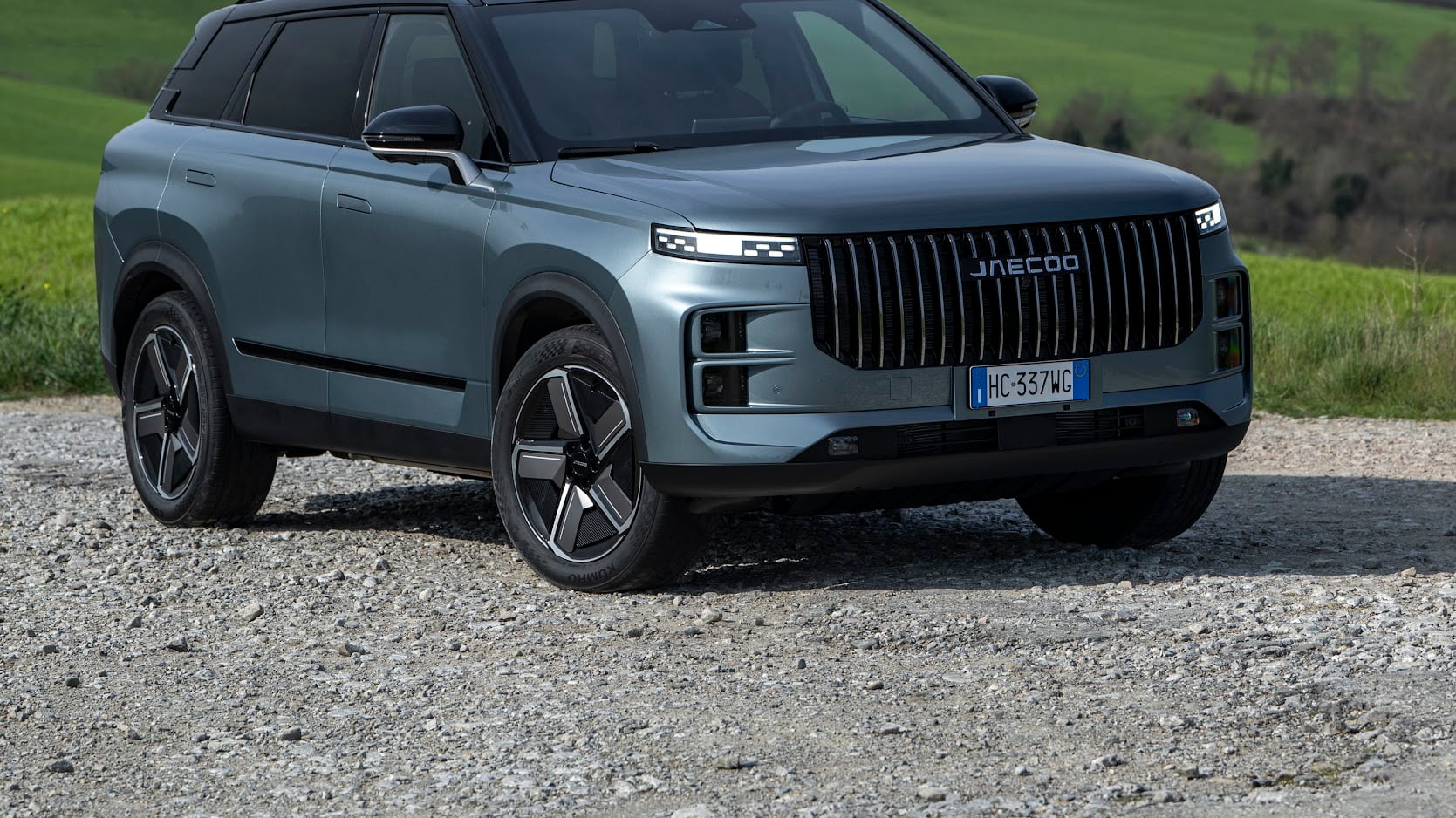 Jaecoo 8 SHS-P, ammiraglia plug-in hybrid con 1100 km di autonomia, lusso e tecnologia