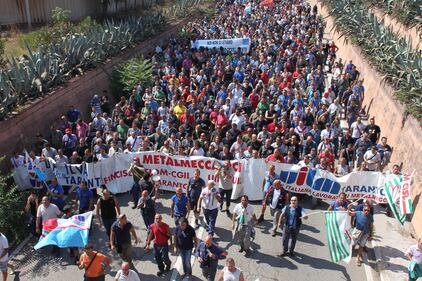 Taranto, protesta dell'Ilva