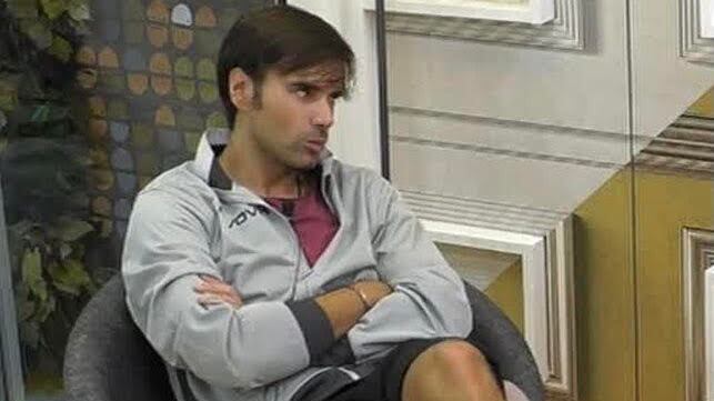 Gf Vip, incidente 'horror' per Massimiliano Morra: "C'è l'osso fuori"
