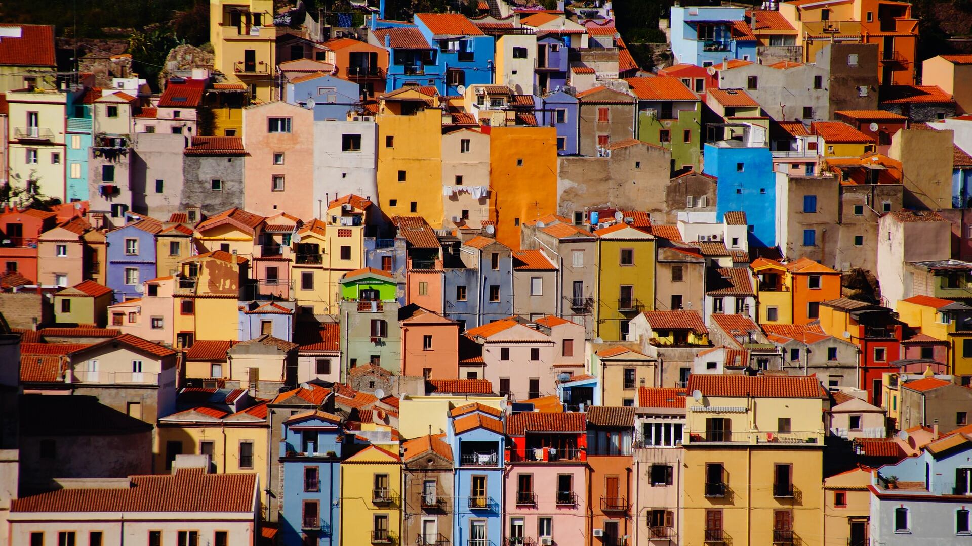 Sardegna, la magia del borgo colorato di Bosa