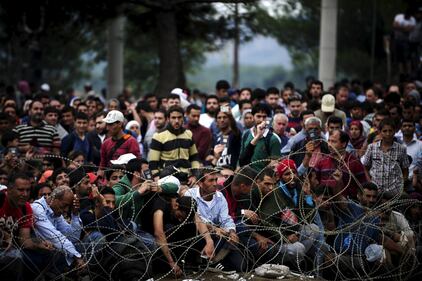 Macedonia, duri scontri polizia-migranti 1