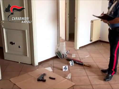 Armi e cartucce in casa, preso 30enne