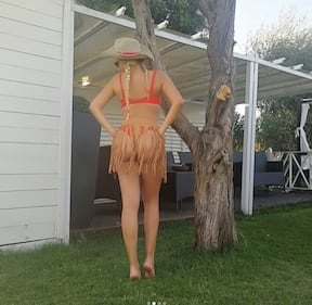 Francesca Cipriani hot in rosso 18