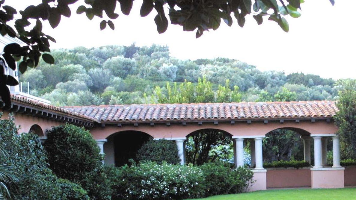 IL FISIOTERAPISTA: «SOLO UNA CONTUSIONE, HA GIÀ RIPRESO A CORRERE»Silvio scivola mentre fa jogging: lieve botta