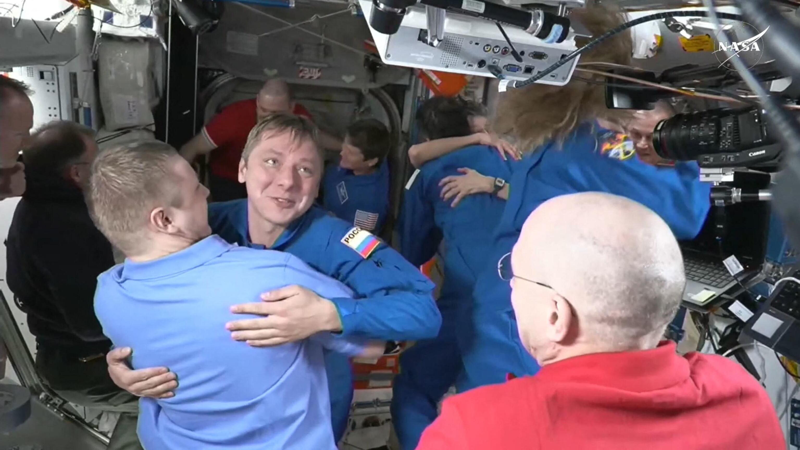 Fine dell'odissea degli astronauti sulla Iss: dopo 9 mesi la capsula di Musk li riporta a casa