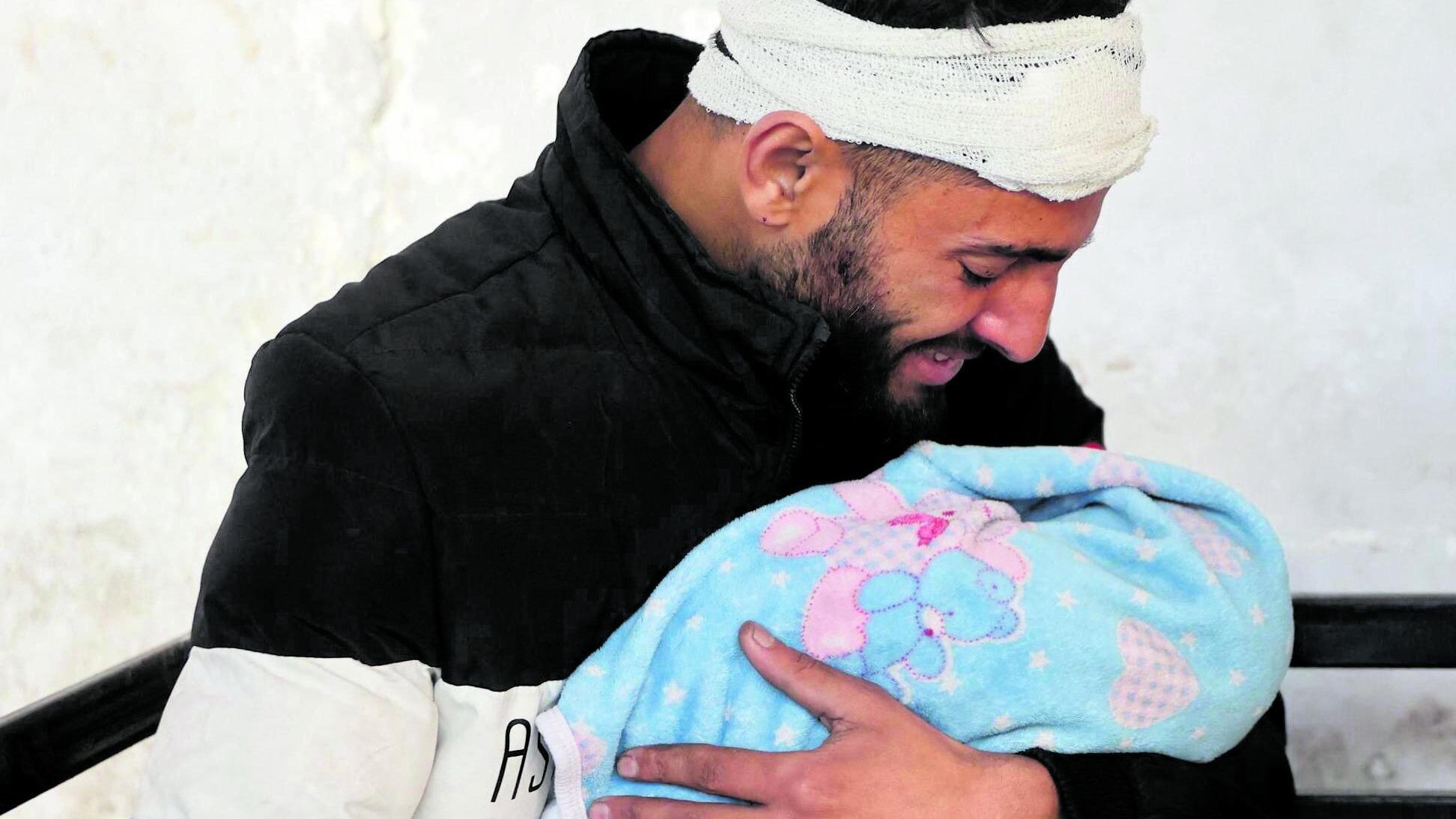 Ritrovati morti due ostaggi israeliani. Blinken: "Vicini alla tregua"
