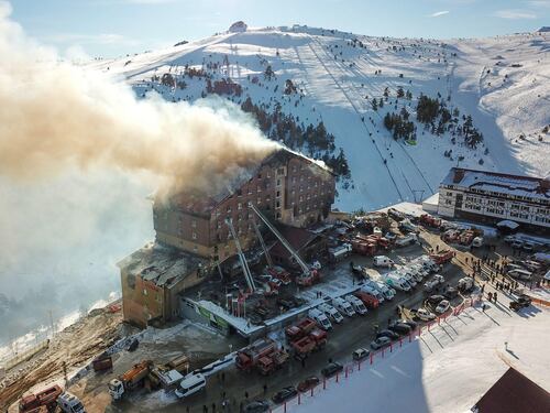 Turchia, salgono a 76 le vittime dell'incendio al hotel Grand Kartal