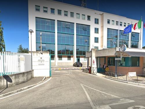 Perugia, corriere della droga nigeriano aggredisce agenti sul treno